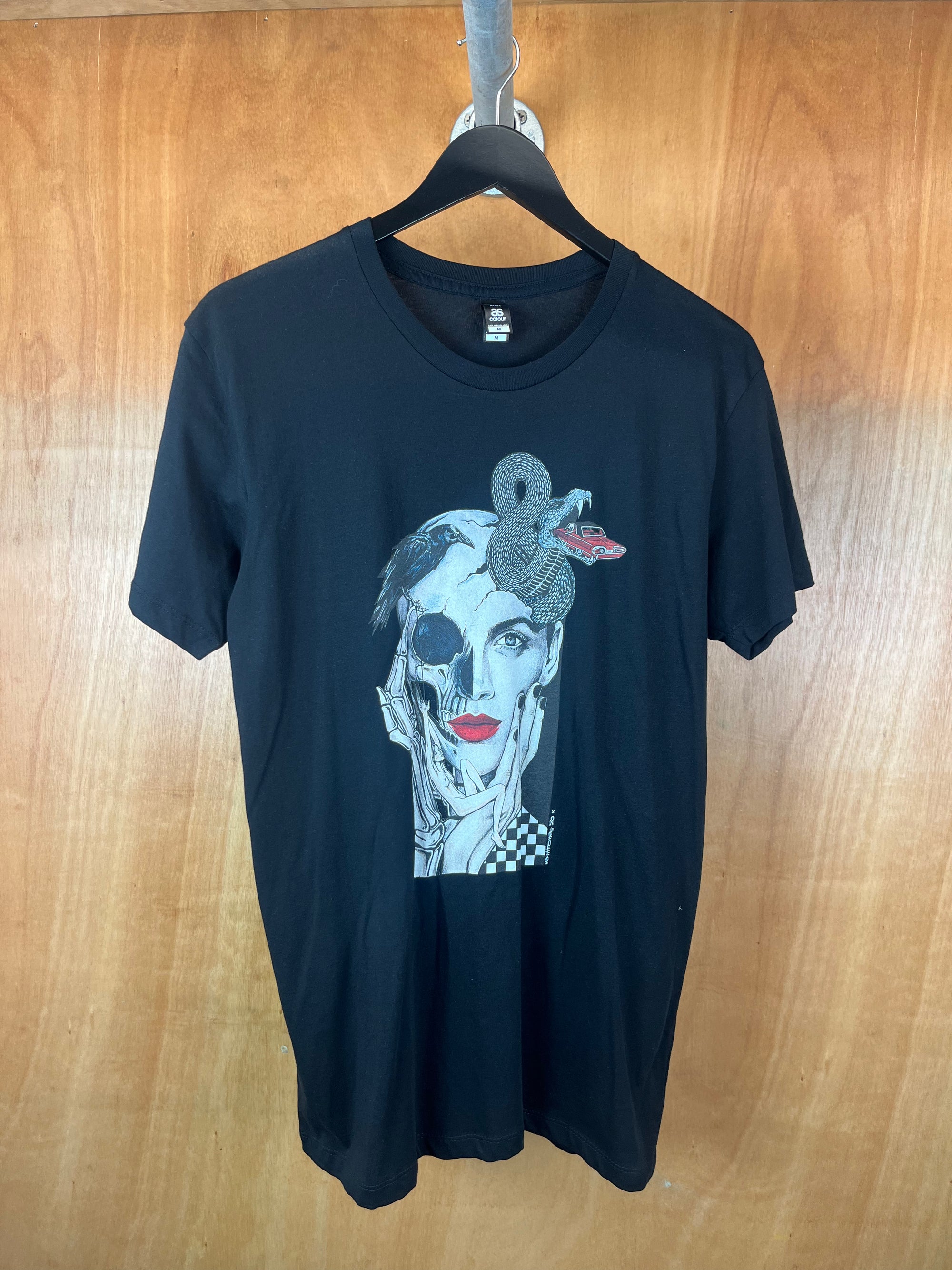 Boardstore JEN THOMAS Art Series tee-shirt