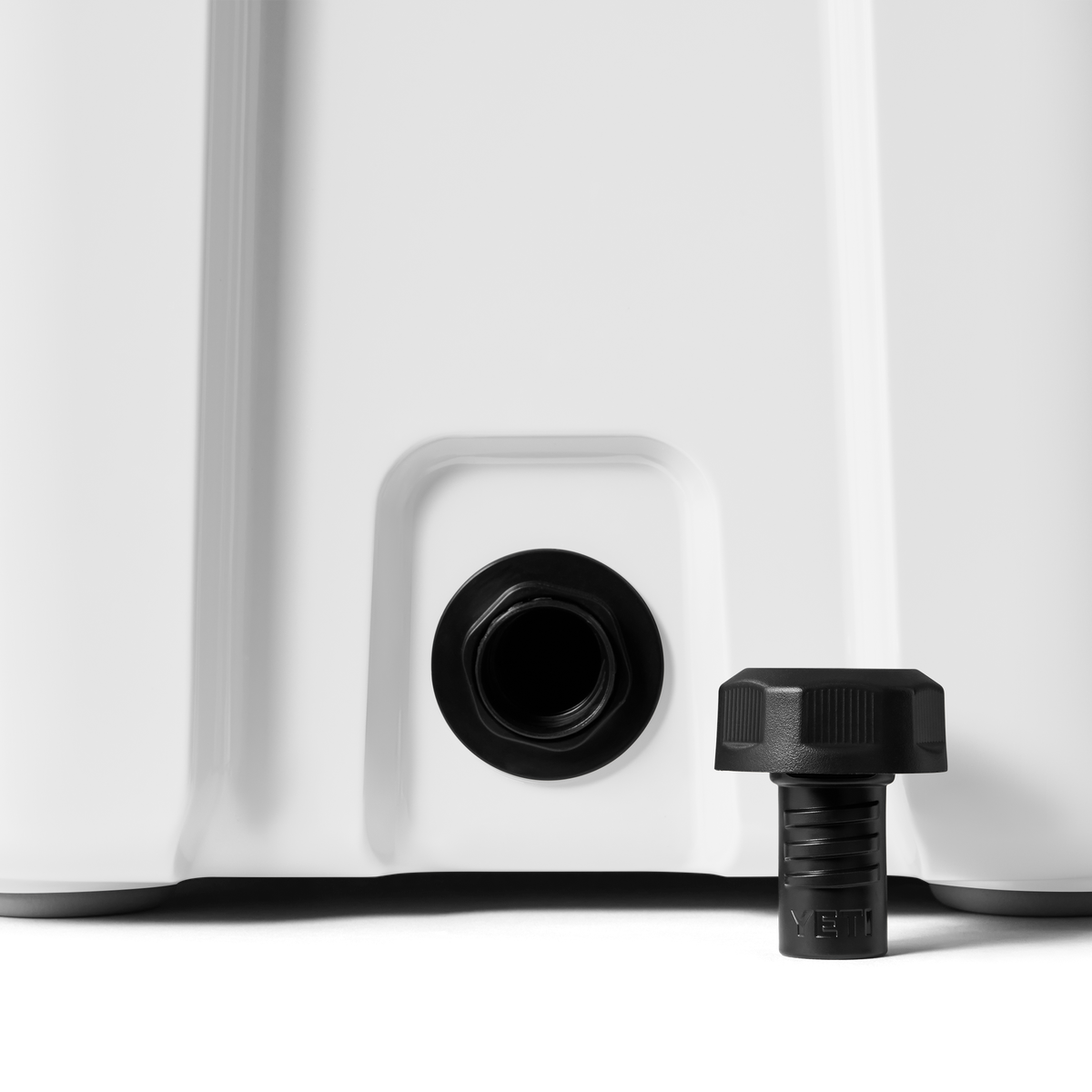 Yeti Roadie 24 Hard Cooler White