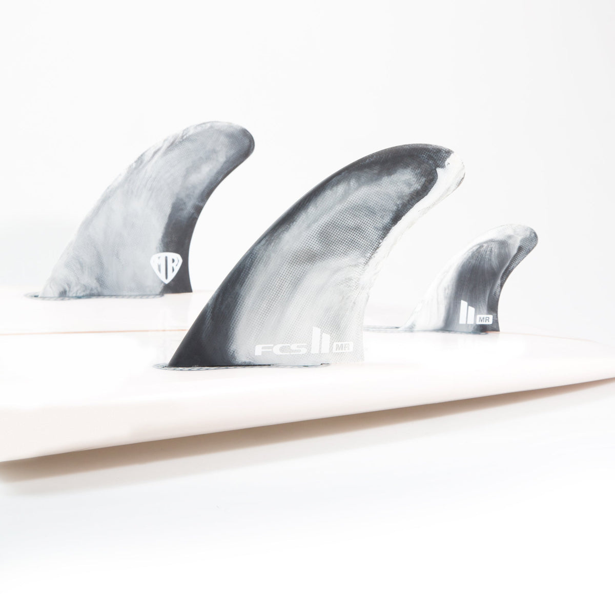 FCS II Mark Richards PC Twin + Stabiliser Fins Black/White inboard