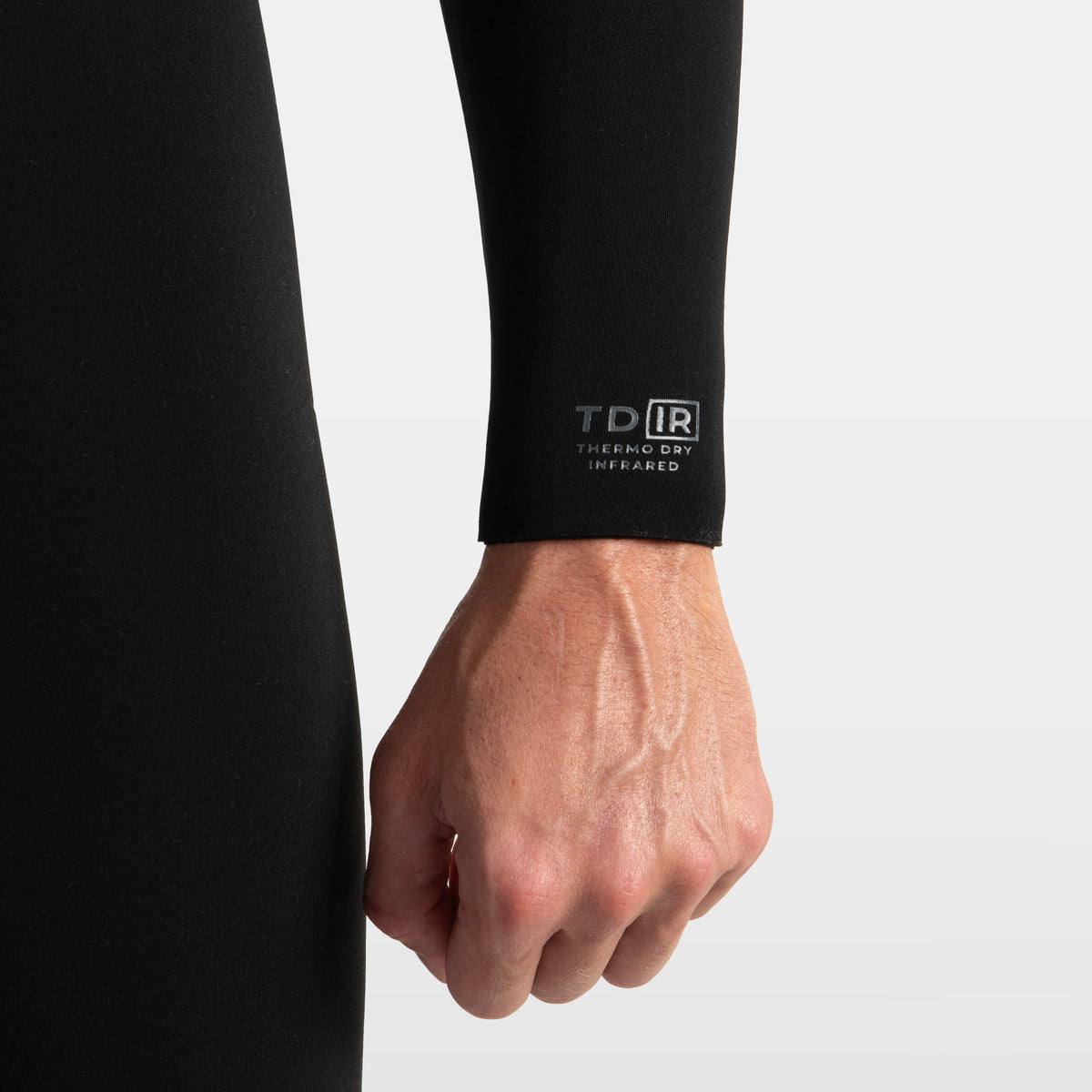 Xcel Mens Comp Long Sleeve Steamer 3/2mm in Black, cuff and ankle detail
